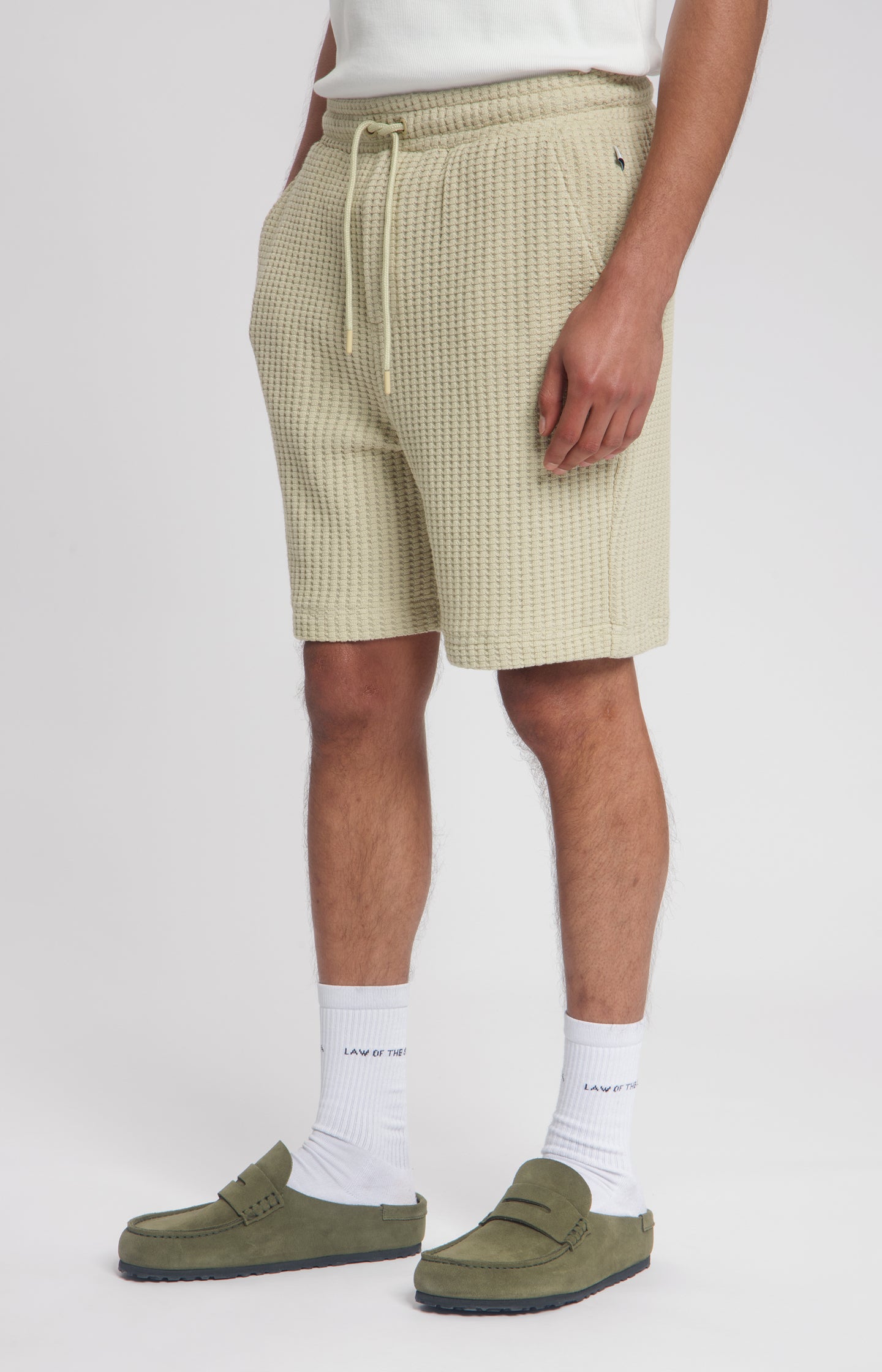 EBB STRUCTURED SHORTS